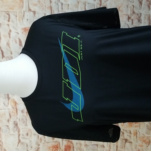 New Nike Dry Fit Training T-Shirt - Picture 2 of 10